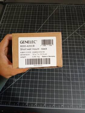 8000-420cb Genelec Short Wall Mount For Select Monitors Black