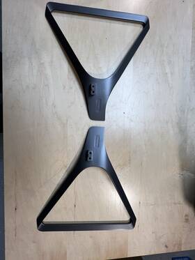 65u8grhj17861lhj17861 Hisense Tv Stand Legs 65u8g R-hj-1786-1 L-hj-1786-1 Has Screws I Ship Fast