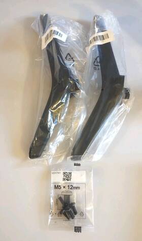 92679-411107 Hisense New 55qd5n Stand/legs With Screws Part #