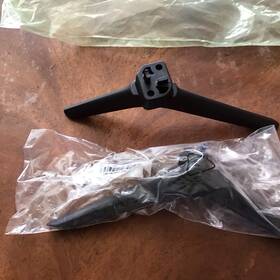 Lt-1800-12-a Hisense New Tv Stand/legs Part # No Screws