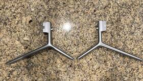 Lt-1858 Hisense Pre-owned H6510g Stand Legs For 85 Inch / 274833