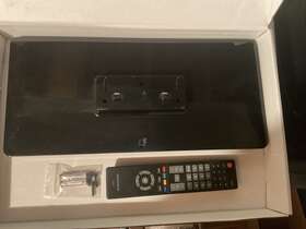 39me313v Magnavox Tv Stand With Screws And Remote - Model 39me313v/f7 Pre Owned