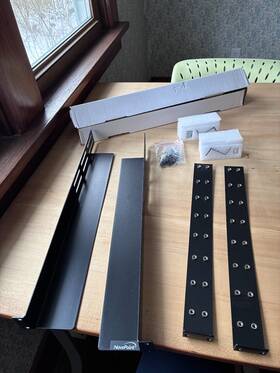 Xooo9igu8p Navepoint 1u Adjustable Rack Mount Server Shelf Rails-black-open Box