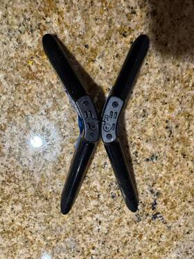 Ona24hb19e02 Onn Model #ona24hb19e02 Tv Stand Legs With Screws