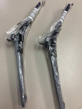 Aan77370104ksa56b Samsung Tv Stand Base Legs For Model 75ur640s9ud. See Description Details