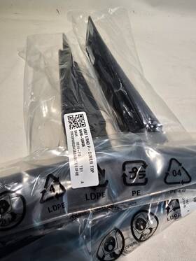 Bb96-52640a Samsung 75 Inch Ue75du8000 Tv Stand / Legs Feet Pedestal Base - New