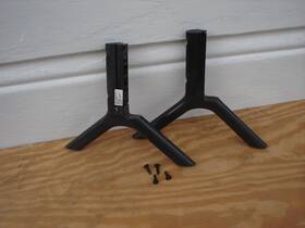 Un43ru7100f Samsung Bn63-17422d Oem Tv Stand Legs. And Bn63-17426d For Un43ru7100f. With Screws