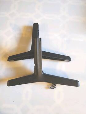 Bn63-17648x Samsung Bn63-17647x Un50nu6950f Legs With Screws Part # And