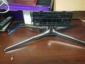 Bn9625547bg5a00180n Samsung Leg Stand Silver Legs Blk Back