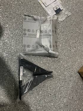 Bn9666069a Samsung 55qn7f Stand Legs And Plastic Cover
