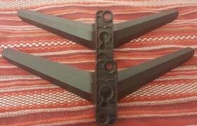 Vizio 180105658010 D32h-f0 Tv Stand Legs 1801-0565-5010 Has Screws I Ship Fast