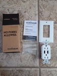 Echogear Usb Wall Receptacle 120V MODEL#EGAV-1WOU-W1. Fixed Price $10.00.